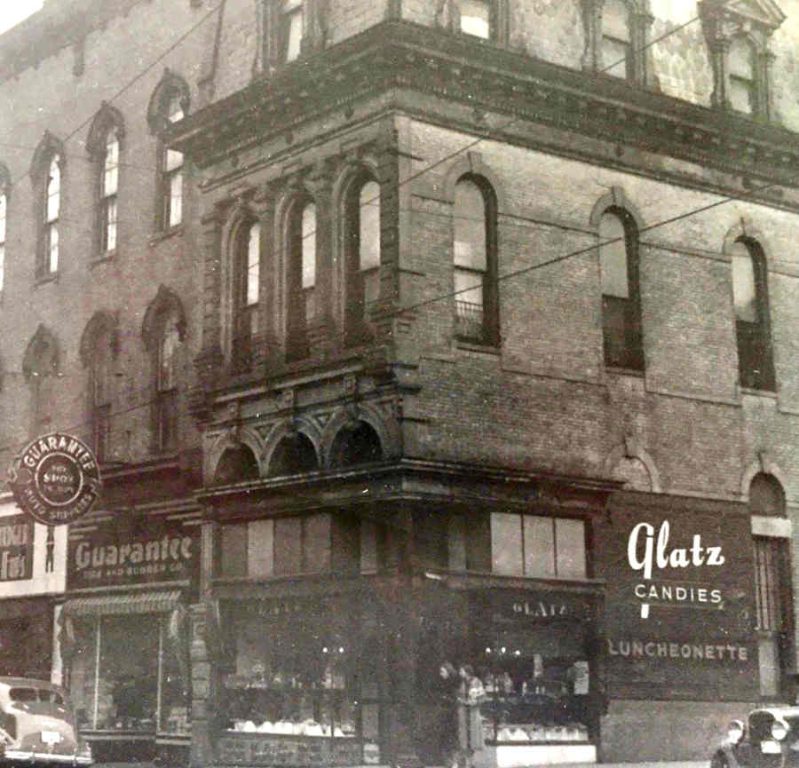 Lee Glatz and original storefront